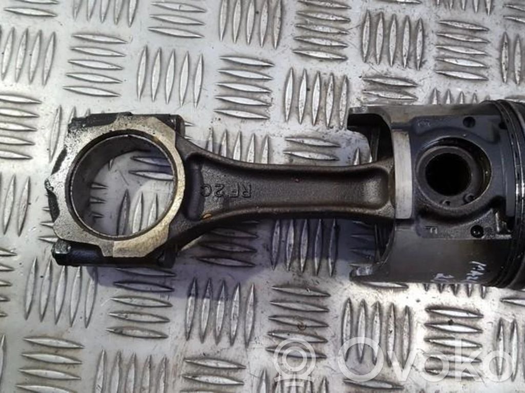 Mazda 323 F Pistón con biela 