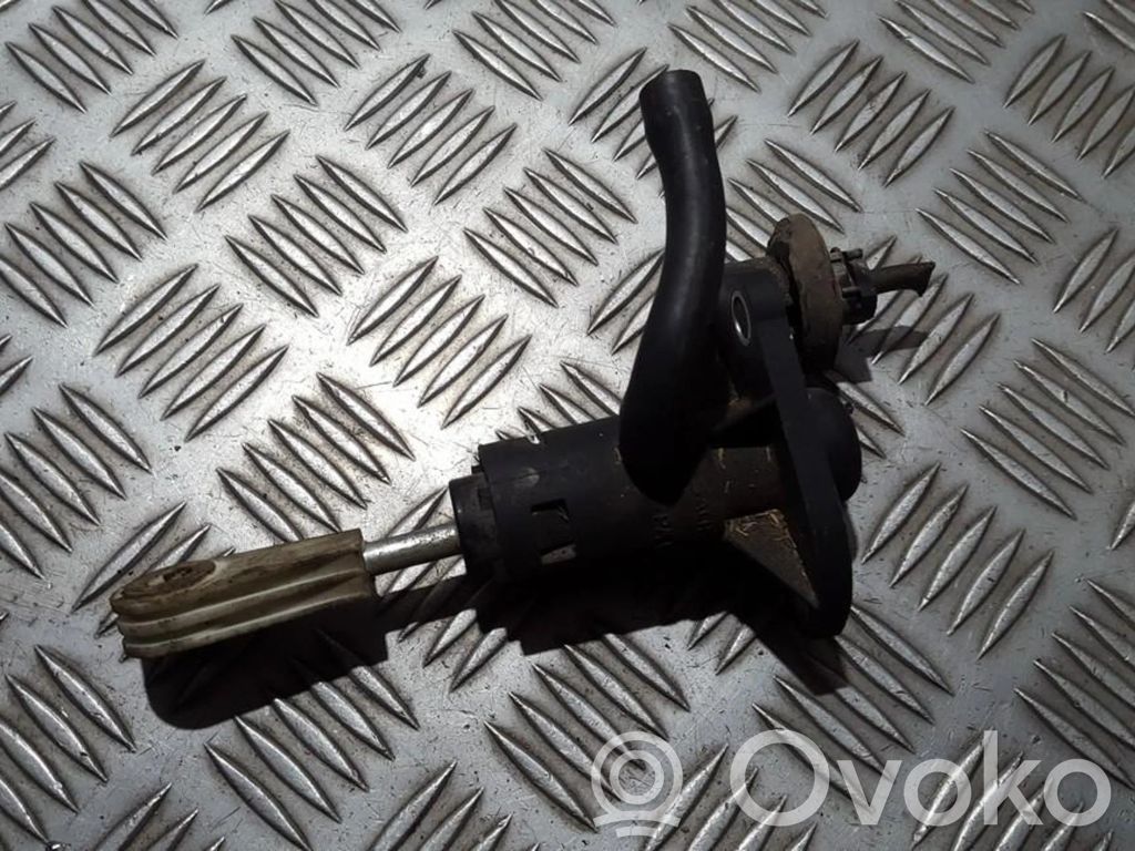 Volkswagen PASSAT B5 Główny cylinder sprzęgła 