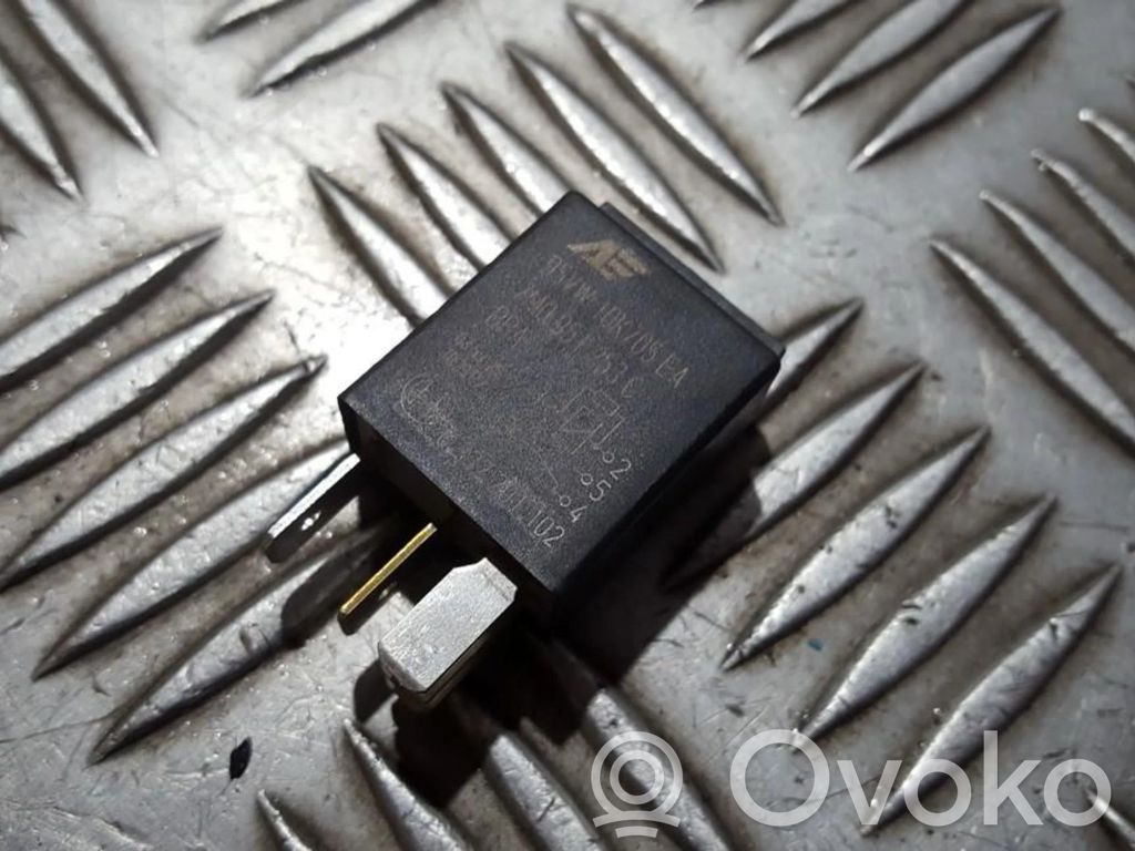 Alte relee   0332201102,0332201102,7M0951253C,95VW10K705EA