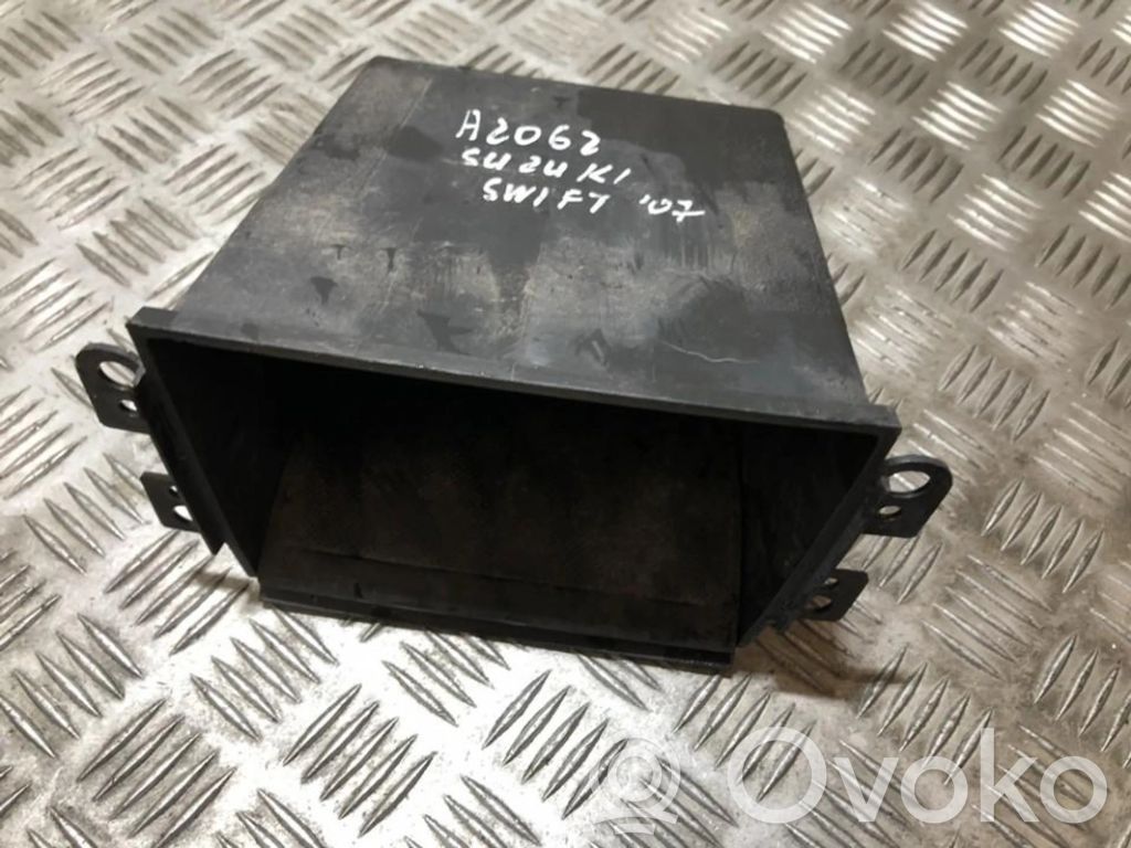 Suzuki Swift I Altra parte interiore