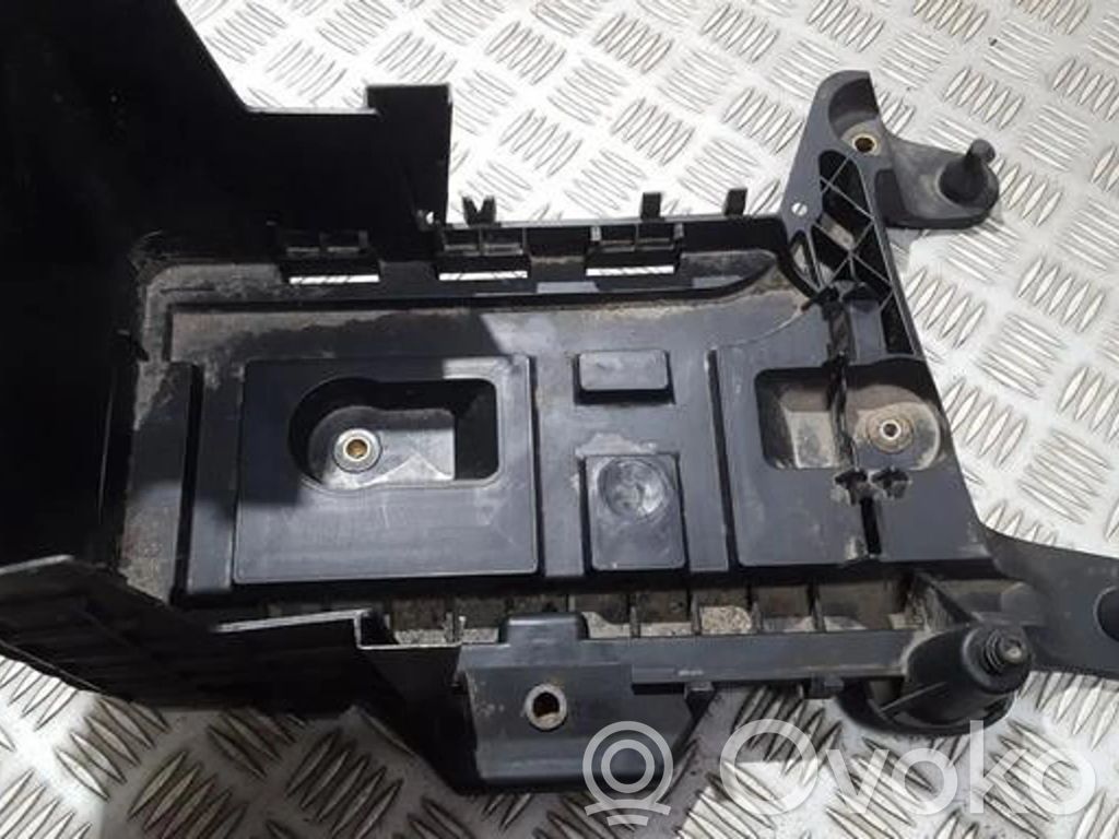 Volkswagen Golf V Vassoio scatola della batteria