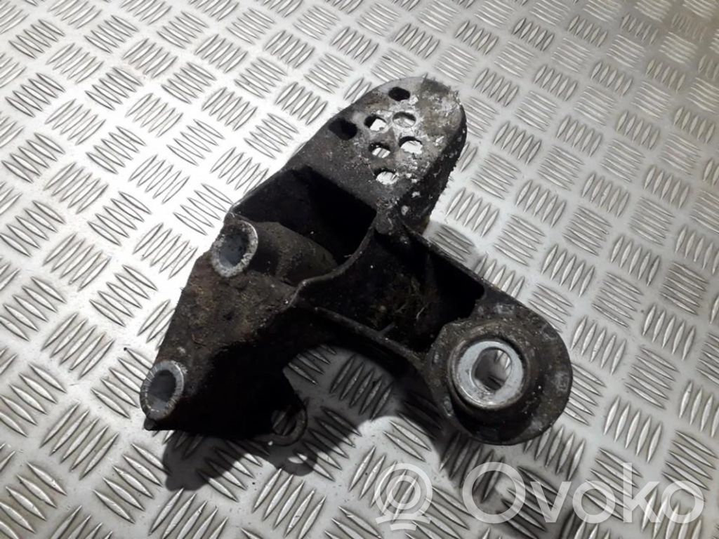 Łapa / Mocowanie silnika   8D0199351H,8D0199351H