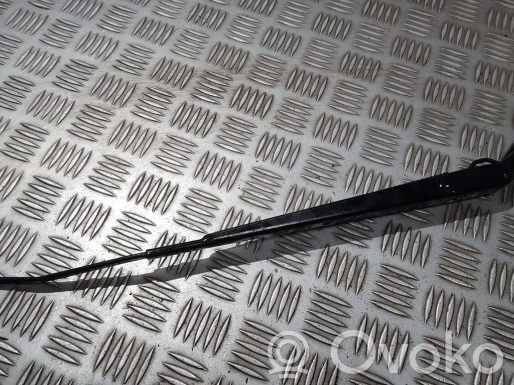 Toyota Avensis T250 Front wiper blade arm 