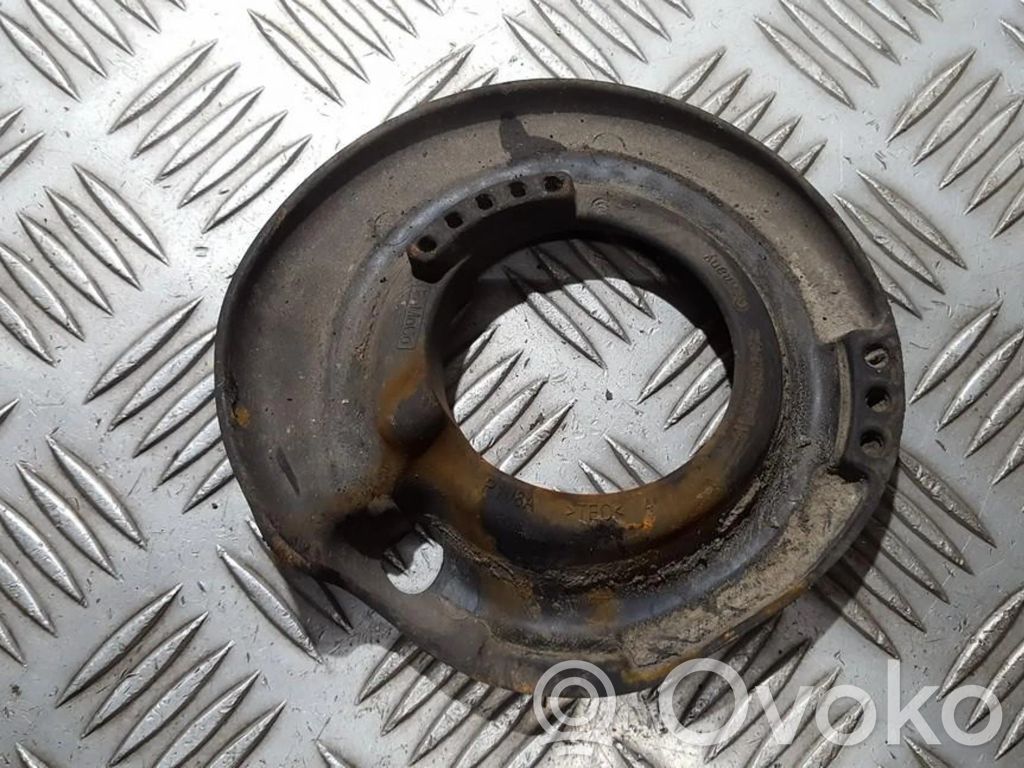Kierrejousen kiinnitys   AV615599CE,AV615599CE,AV615599CE,AV615599CE