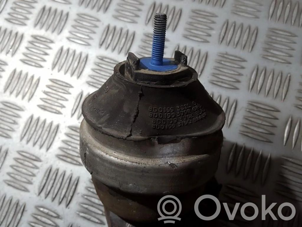 Audi A4 S4 B5 8D Engine mount bracket 