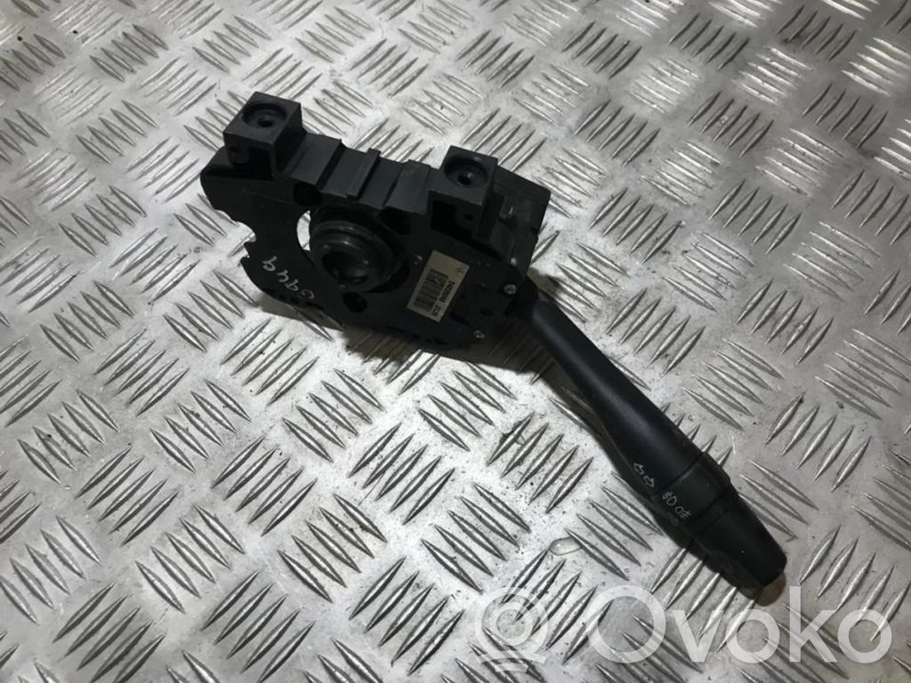 Nissan Almera Tino Manetă semnalizator
