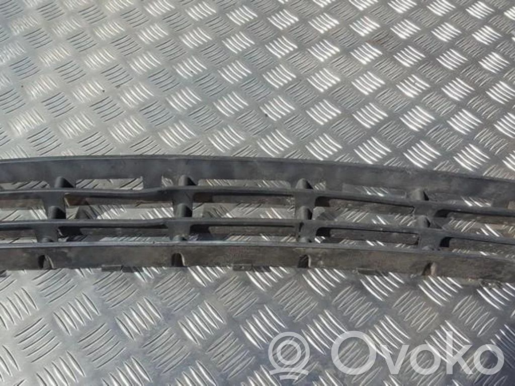 Volkswagen Golf IV Mascherina inferiore del paraurti anteriore