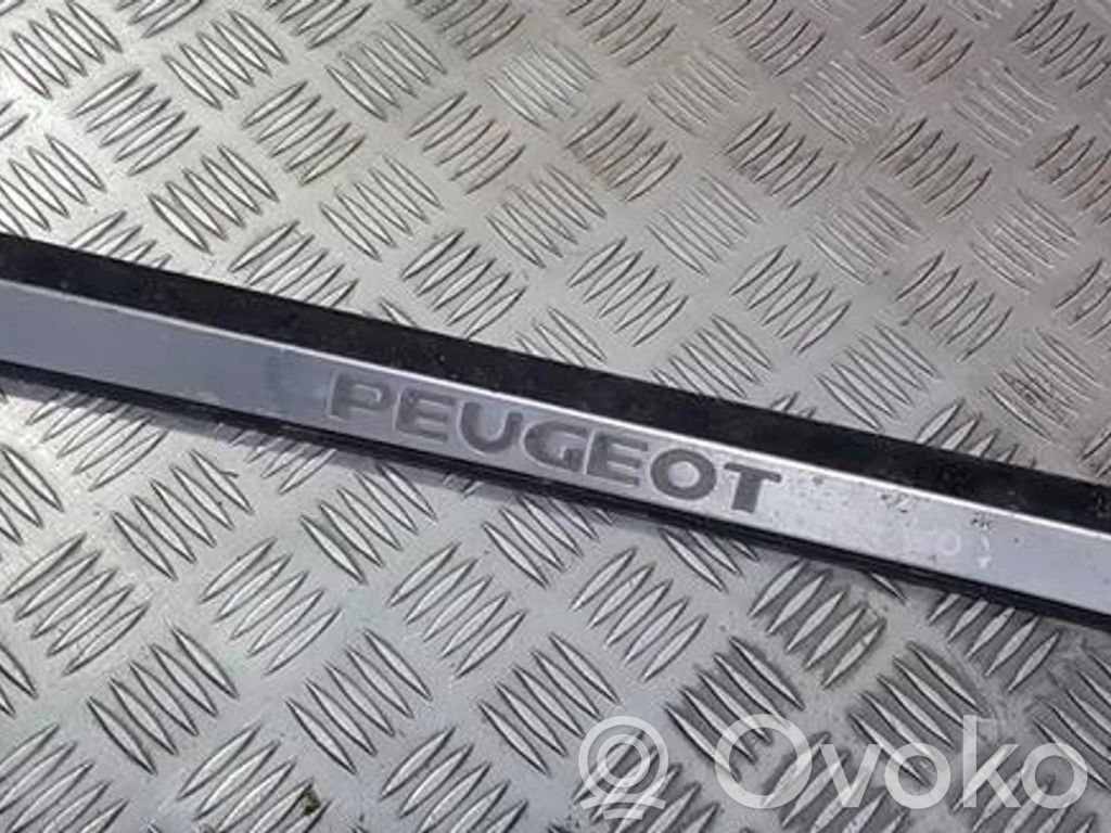 Peugeot 607 Capac prag față