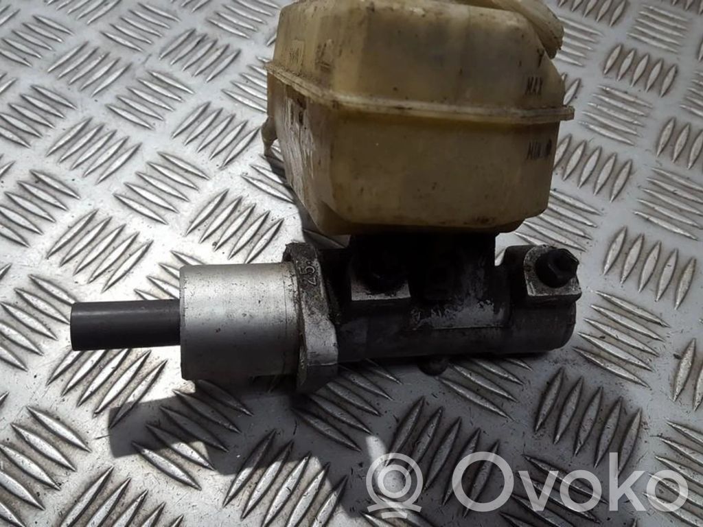 Główny cylinder hamulca   7M4611303A,7M4611303A
