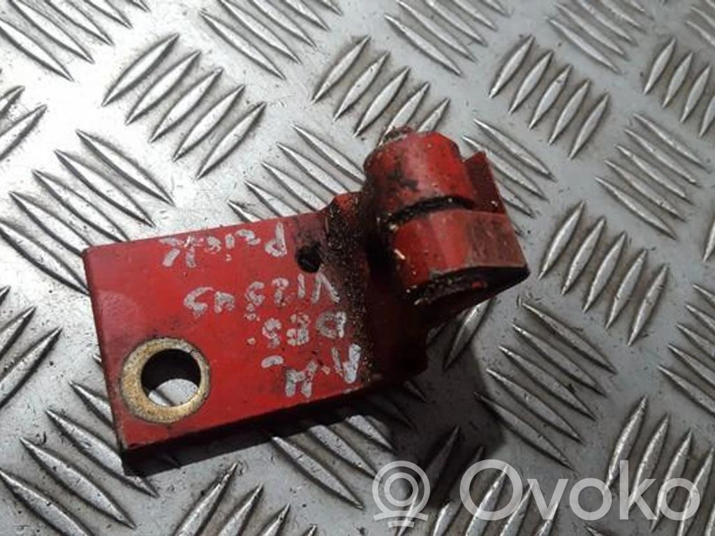Etuoven yläsarana   8D0831402,8D0831402