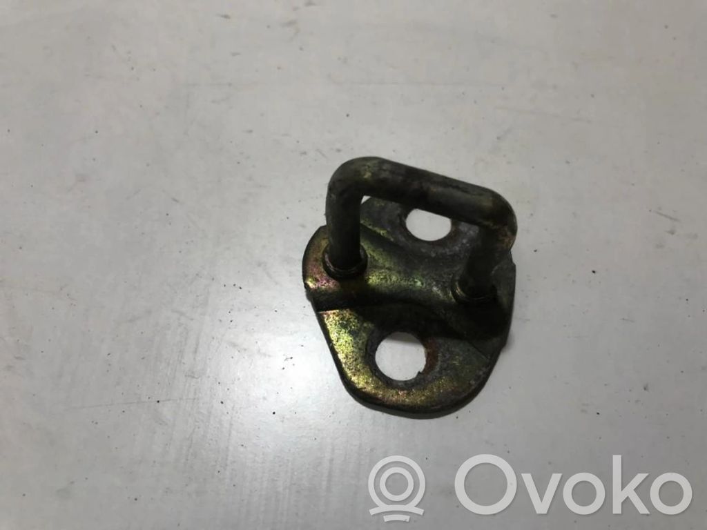 Etuoven lukon laukaisin