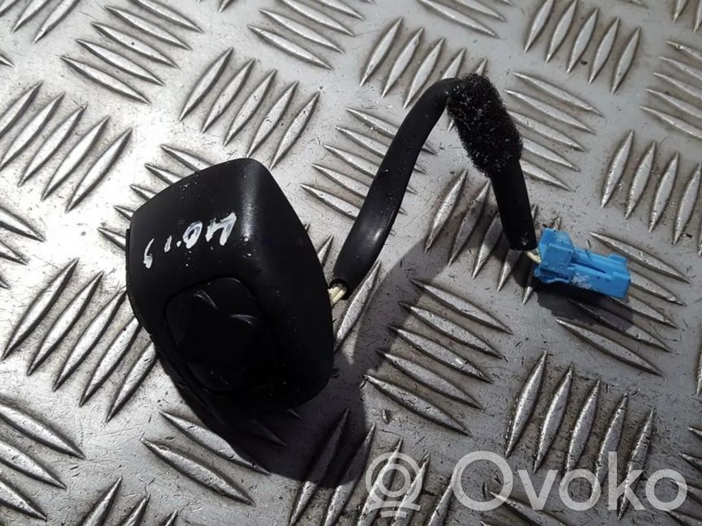 Boutons / interrupteurs volant   8691942,8691942