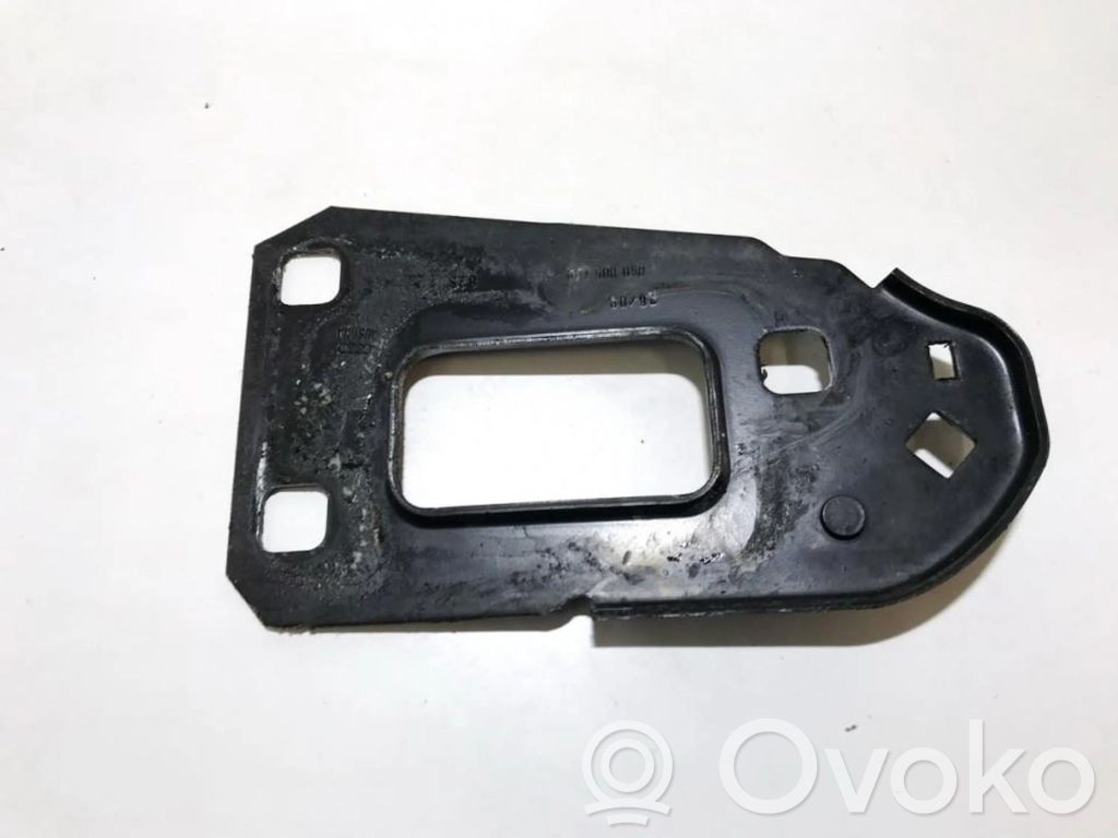Audi A5 8T 8F Staffa di rinforzo montaggio del paraurti anteriore 