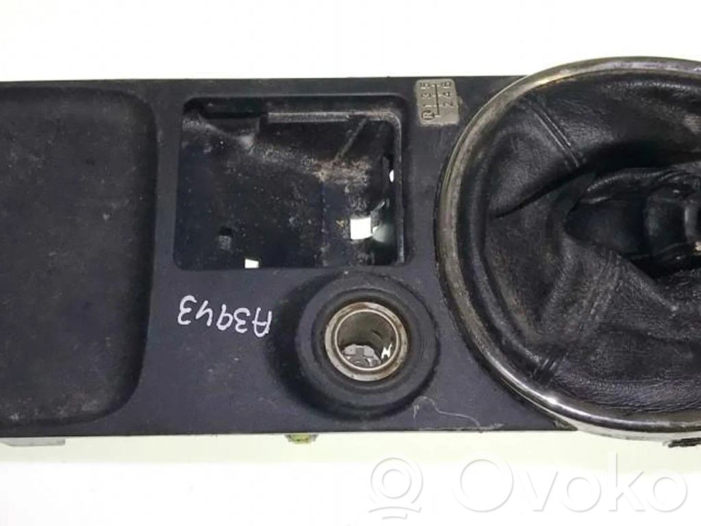 Lexus IS 200-300 Altra parte interiore 