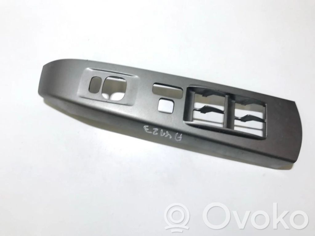 Toyota Prius (XW20) Ramă comutator geam ușă față 