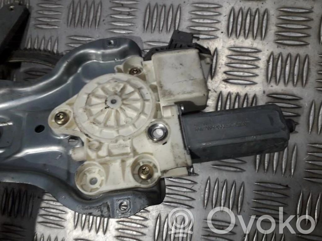Toyota Avensis T250 Moteur de lève-vitre de porte avant