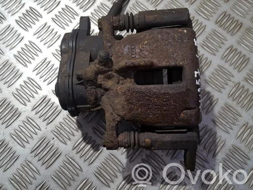 Audi A5 8T 8F Tylny zacisk hamulcowy 