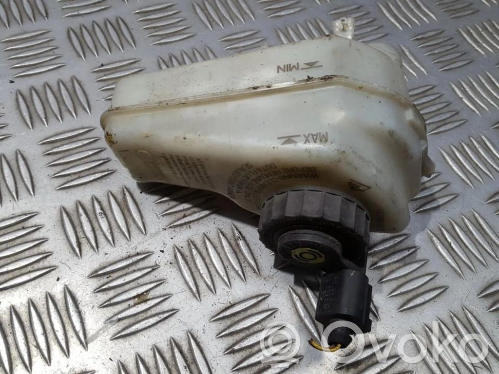 Volkswagen Jetta IV Jarrunestesäiliö 