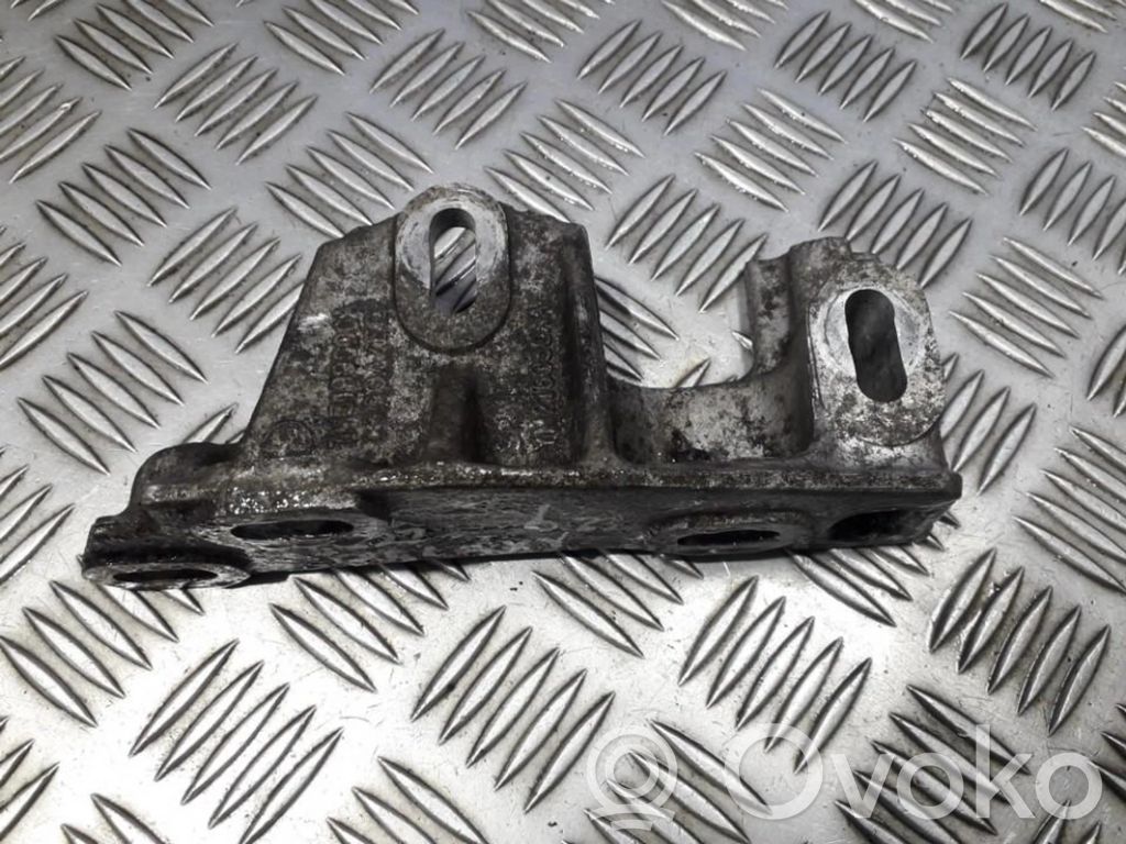 Soporte de montaje del motor (Usadas)   7M3199600A,YM216030A,7M3199600A,YM216030A