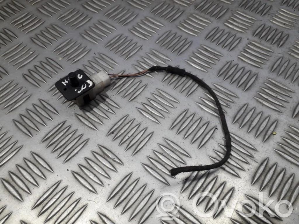 Sensor de la puerta delantera   2028209410,30011501,2028209410,30011501