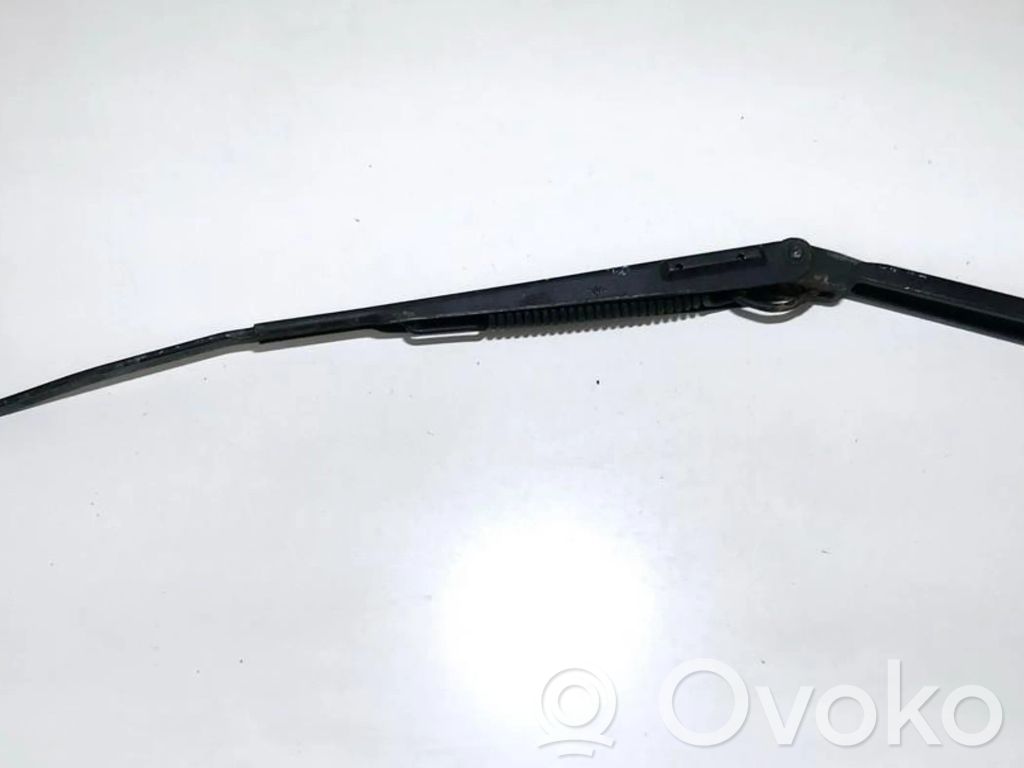 Front wiper blade arm   4766,4766