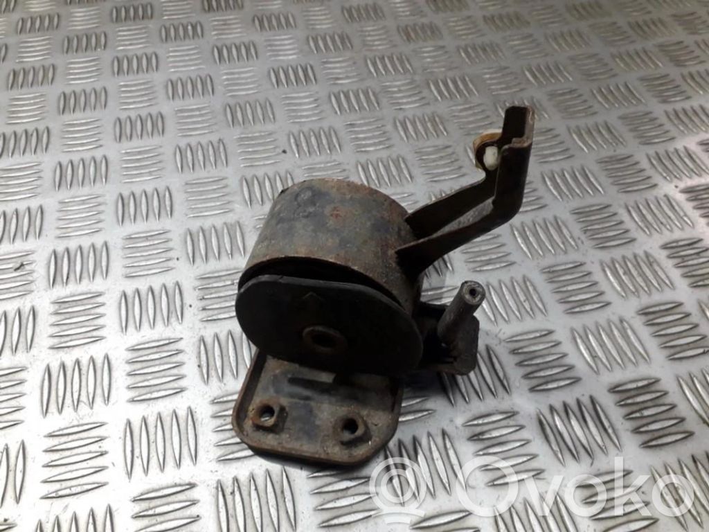 Hyundai Coupe Engine mount bracket 