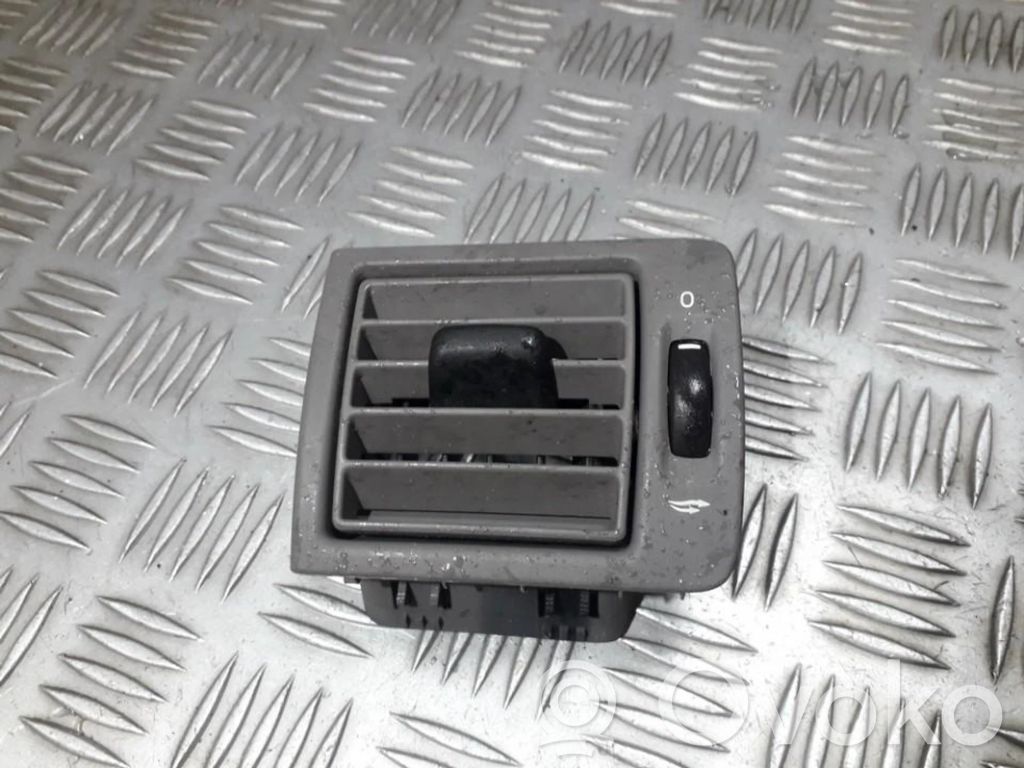 Volvo V50 Rejilla de ventilación central del panel 
