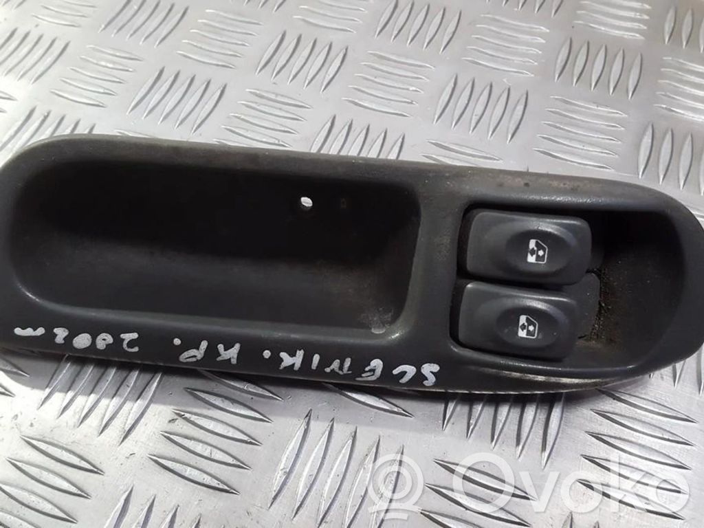 Renault Scenic I Rivestimento pulsantiera finestrino della portiera anteriore 