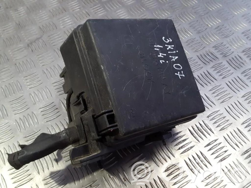 KIA Ceed Fuse box set 