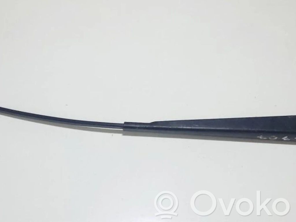 Peugeot 307 Brazo del limpiaparabrisas delantero 