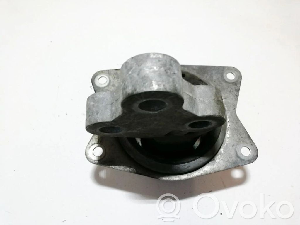 Engine mount bracket   V046404802,V046404802