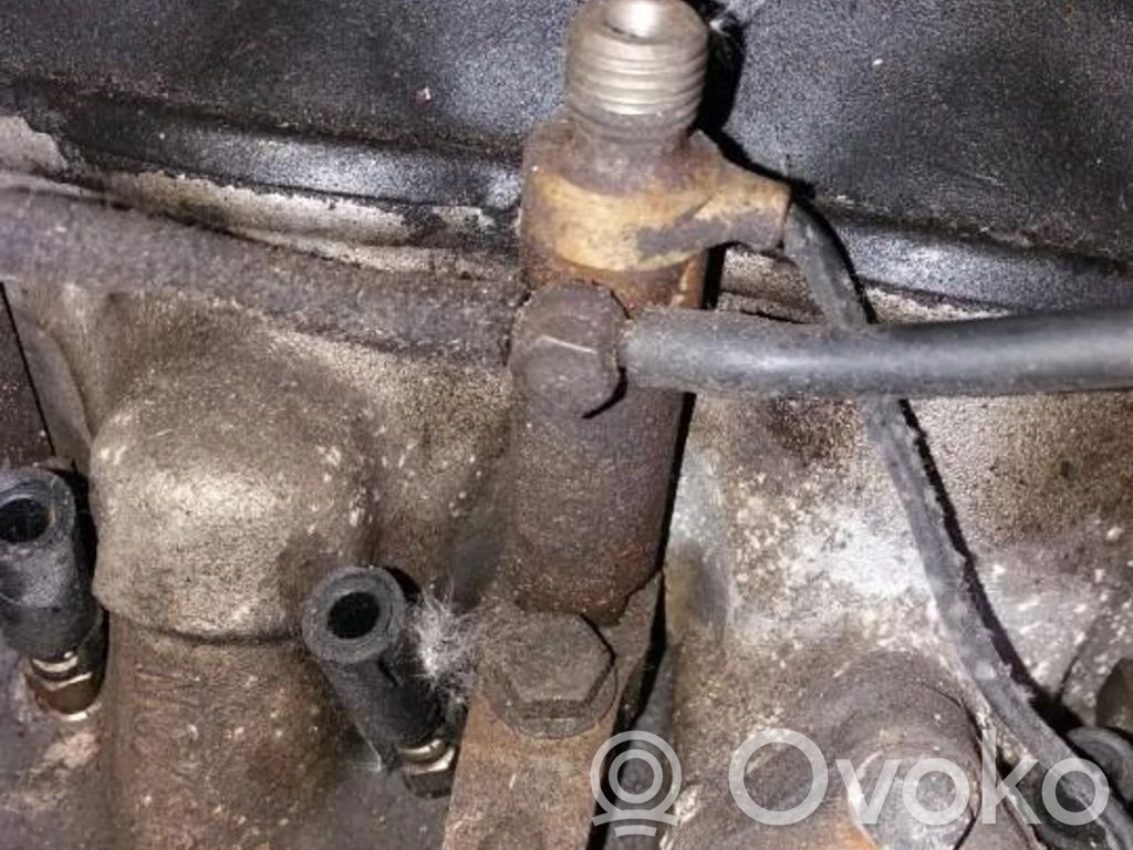 Volkswagen PASSAT B4 Inyector de combustible 