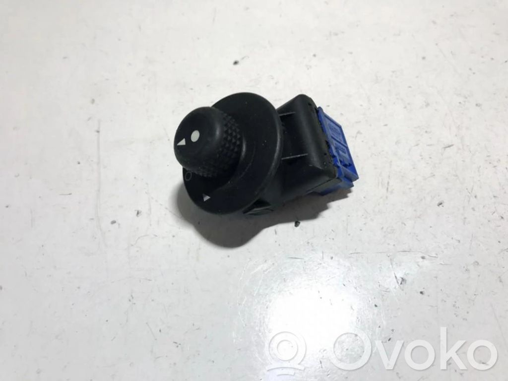 Wing mirror switch   185526,185526