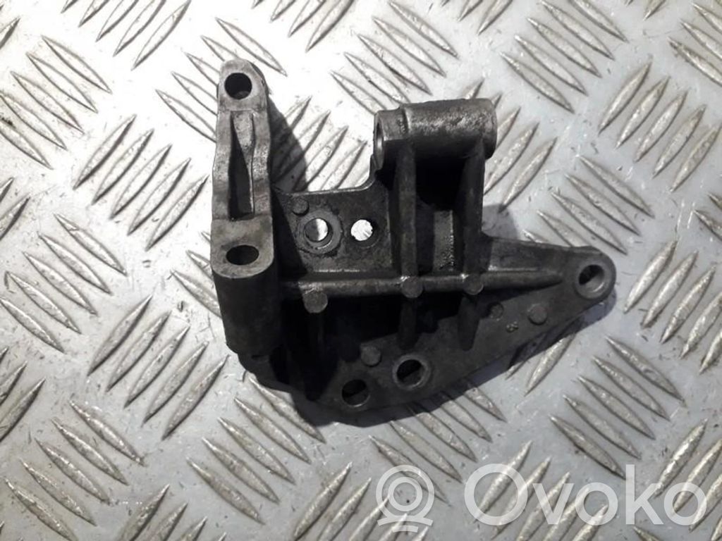 Engine mounting bracket   25365224,25365224