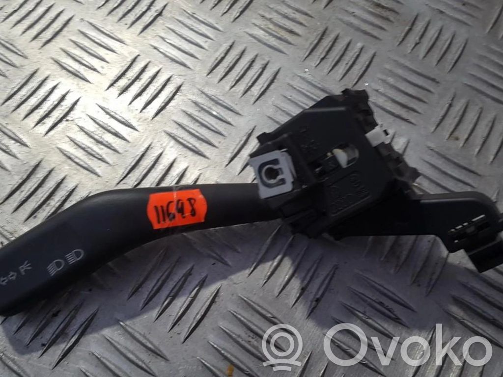 Suuntavilkun vipu   1K0953513,CZK03,1K0953513,CZK03