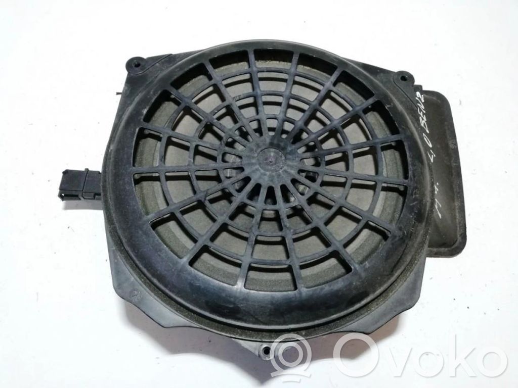 Audi A4 S4 B6 8E 8H Subwoofer 