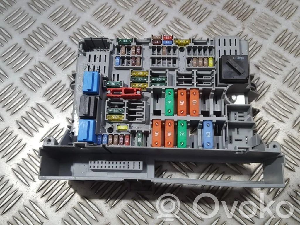 BMW 1 E81 E87 Set scatola dei fusibili 