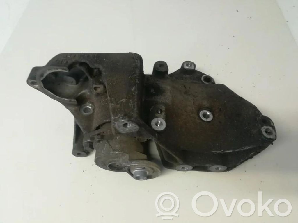 Opel Vectra B Engine mounting bracket 