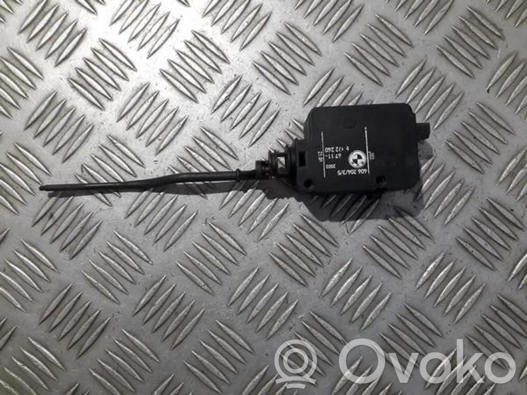 BMW 3 E46 Motor de bloqueo de puertas 