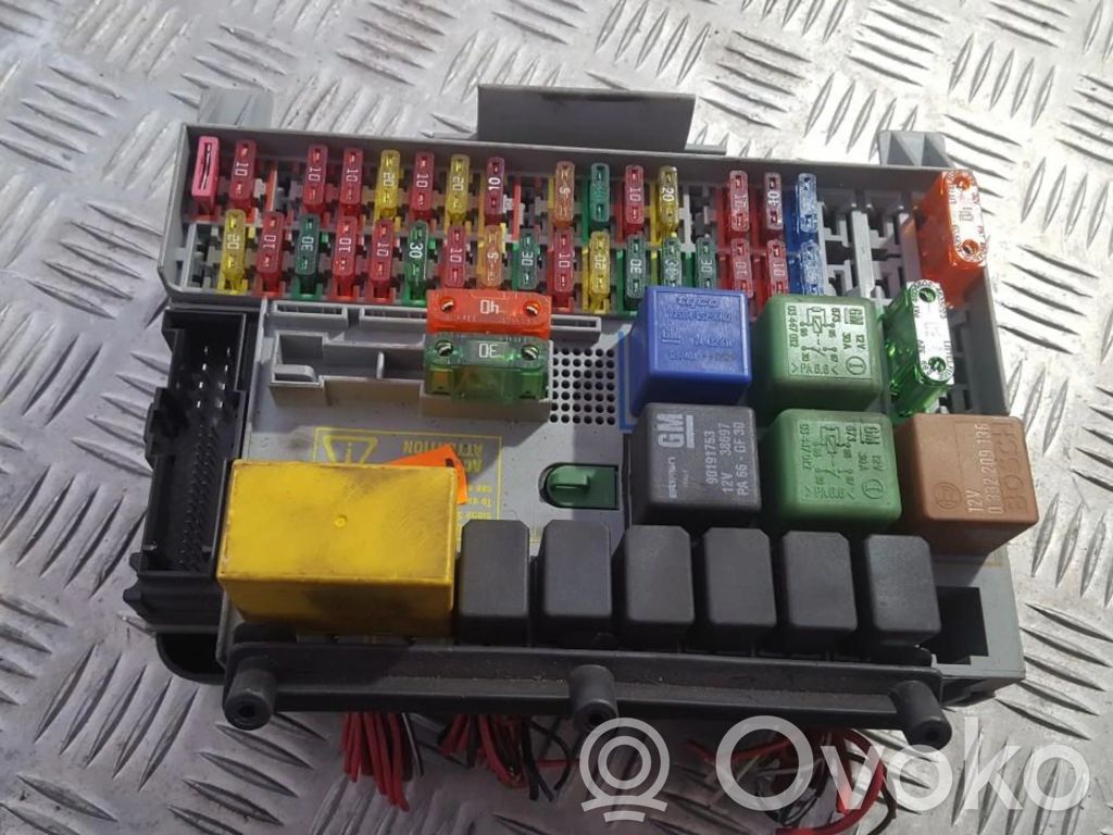 Opel Vectra B Set scatola dei fusibili 