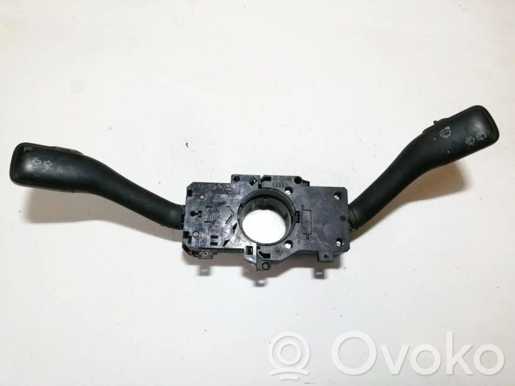 Volkswagen PASSAT B5 Leva/interruttore dell’indicatore di direzione e tergicristallo 