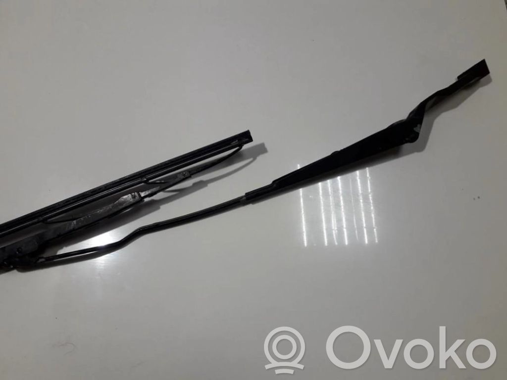 Volkswagen PASSAT B4 Braccio della spazzola tergicristallo anteriore