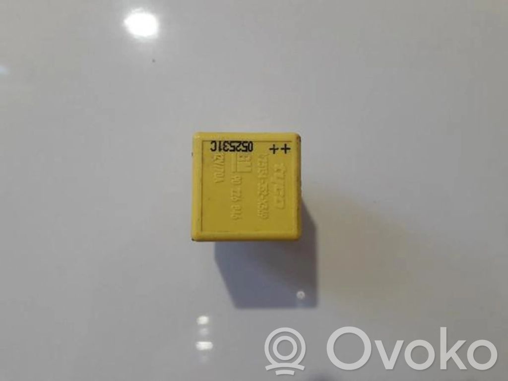 Alte relee   90226846,V23134J52X369,90226846,V23134J52X369