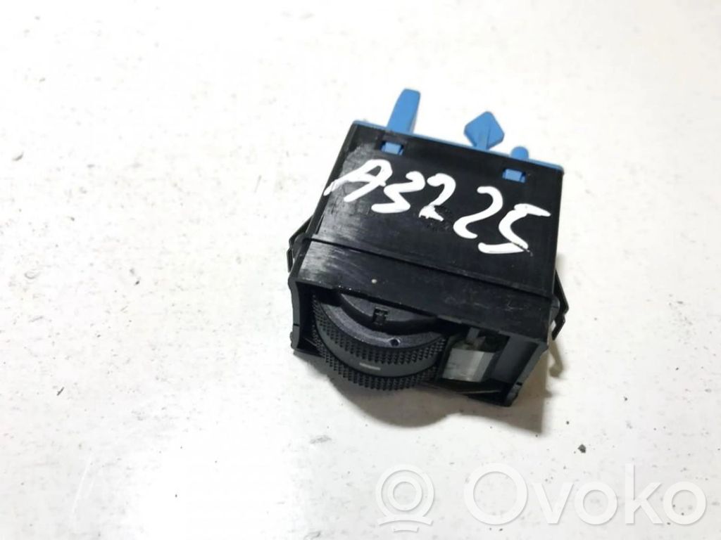 Schalter Leuchtweitenregulierung   4D0941301,4D0941301