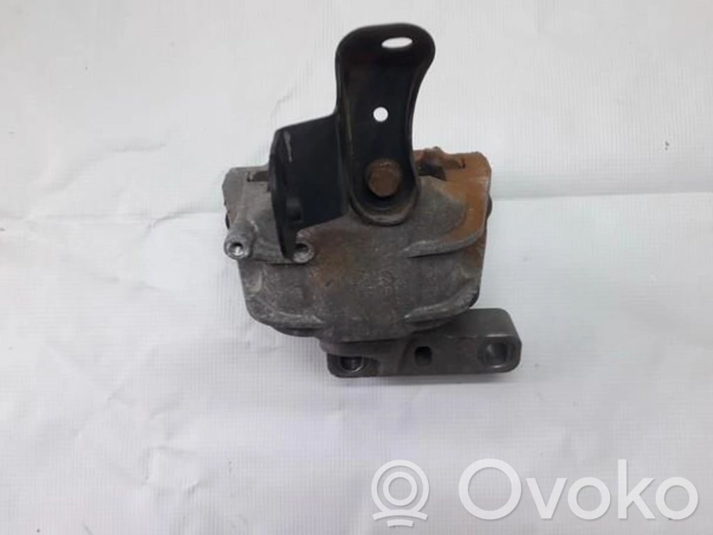 Volkswagen Golf V Engine mount bracket 
