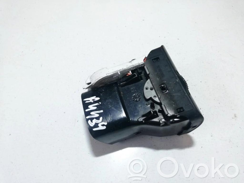 Volkswagen PASSAT B5 Griglia di ventilazione centrale cruscotto 