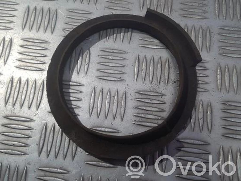BMW 5 E39 Coil spring mount 