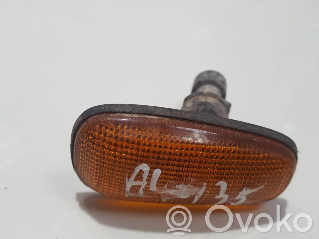 Opel Astra G Semnalizator bară față 