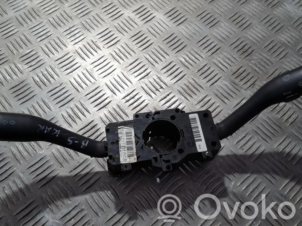 Volkswagen PASSAT B5 Leva/interruttore dell’indicatore di direzione e tergicristallo