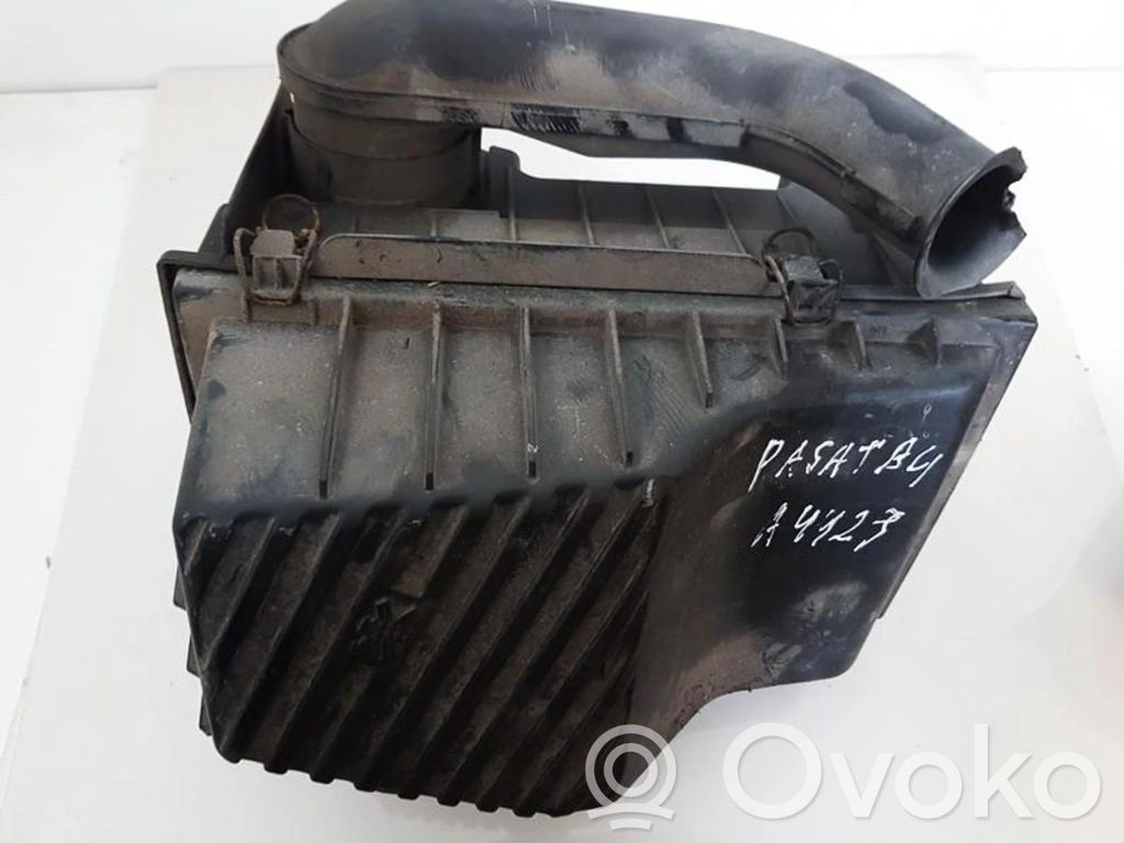 Volkswagen PASSAT B4 Luftfilterkasten 